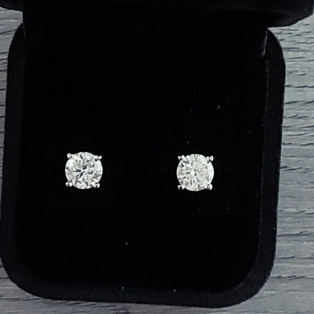 1 Carat Moissanite 925 Silver Sterling Stud Earrings